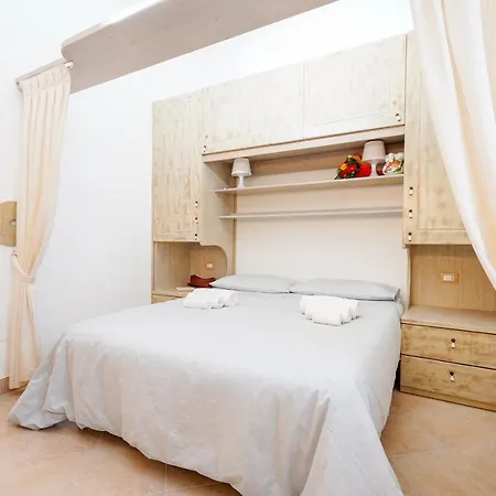 Lägenhet Guesthost - Fratti's House Ostuni