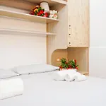 Guesthost - Fratti's House Apartamento