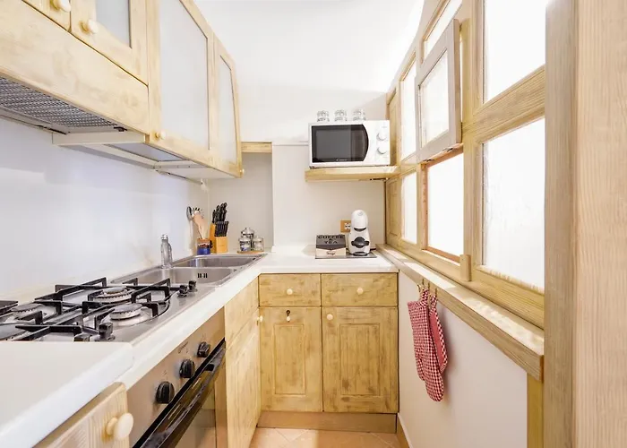 Guesthost - Fratti's House Apartment *