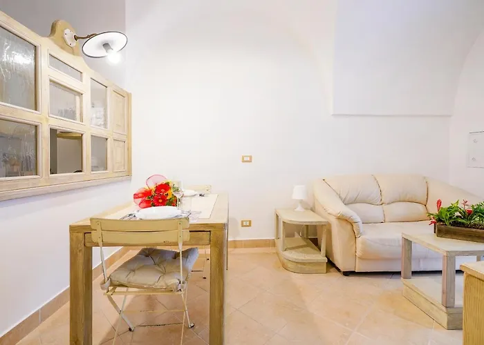 Guesthost - Fratti's House *